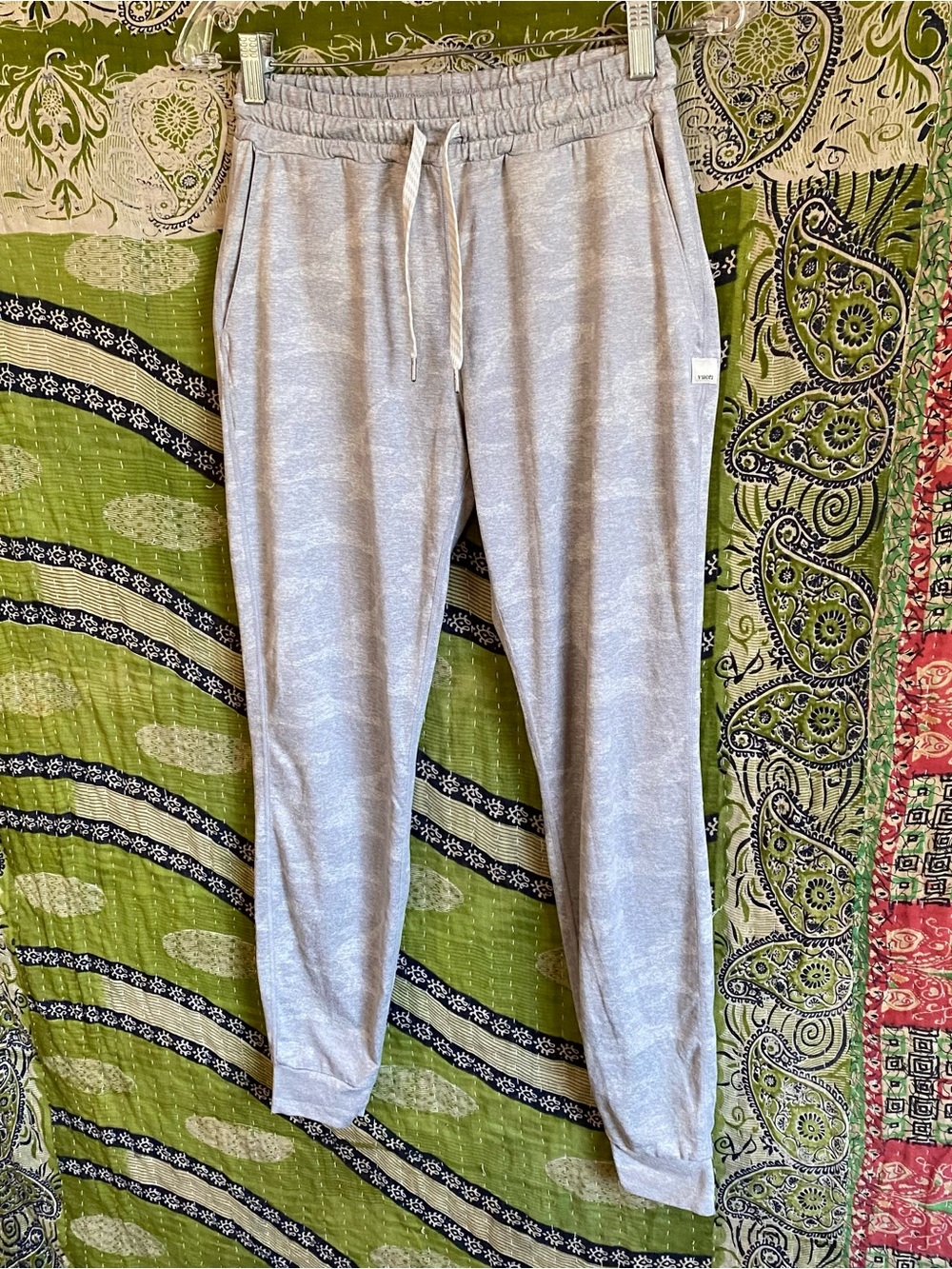 Vuori Gray Camouflage Performance DreamKnit Jogger Extra Extra Small Athleisure - Picture 6 of 15